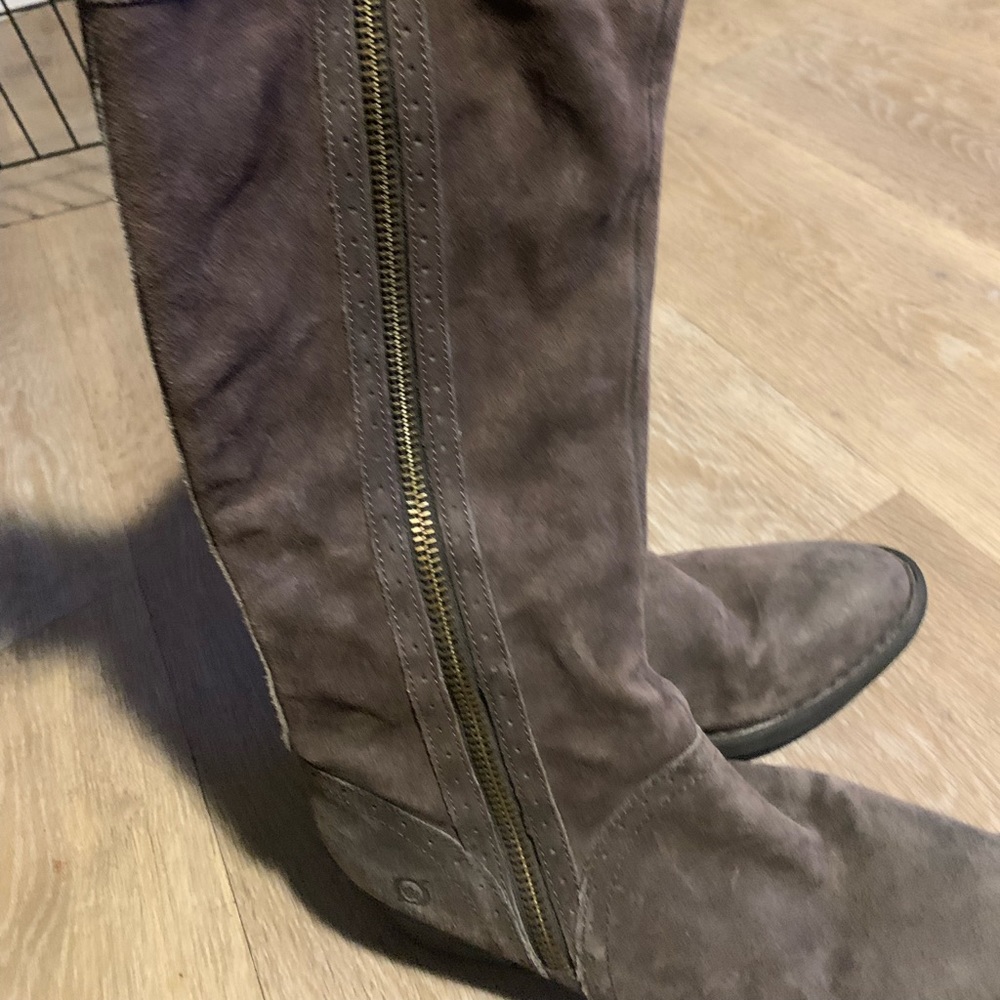 Born suede boots , perfect condition